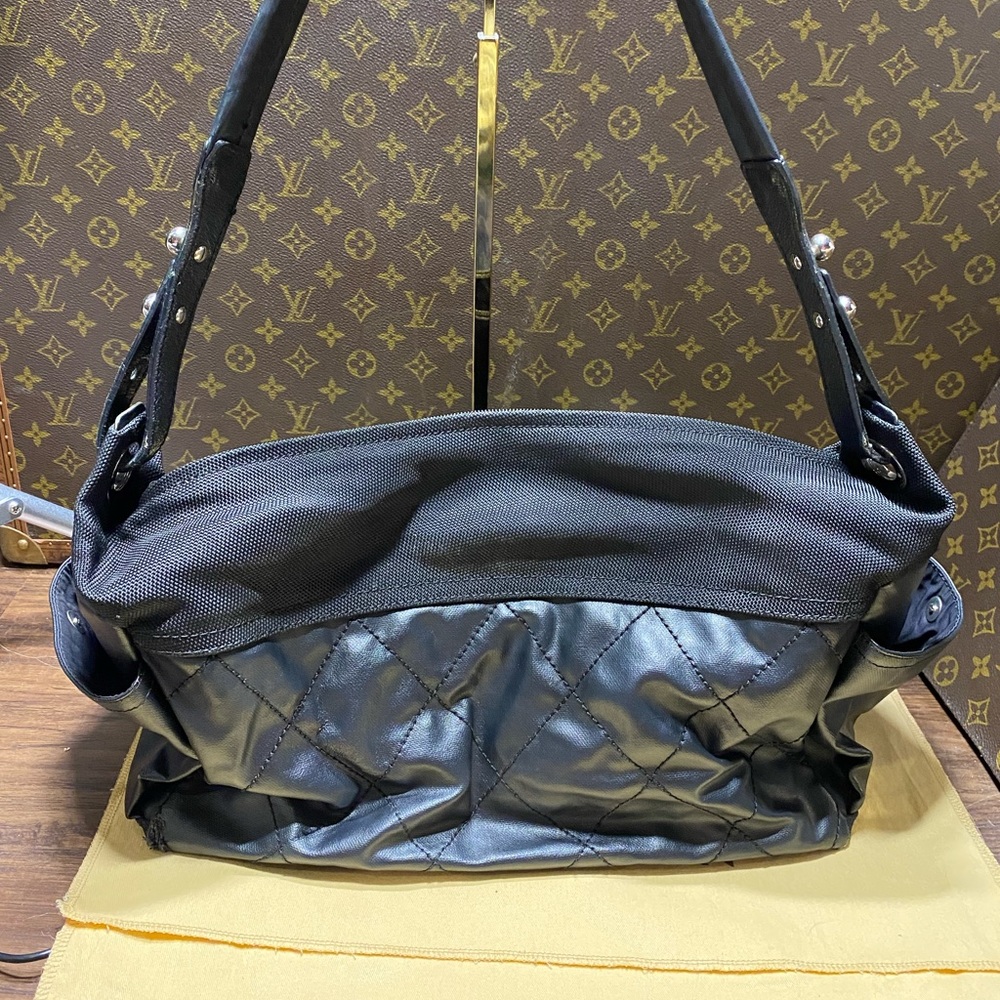 Black Chanel tote - Picture 16 of 16